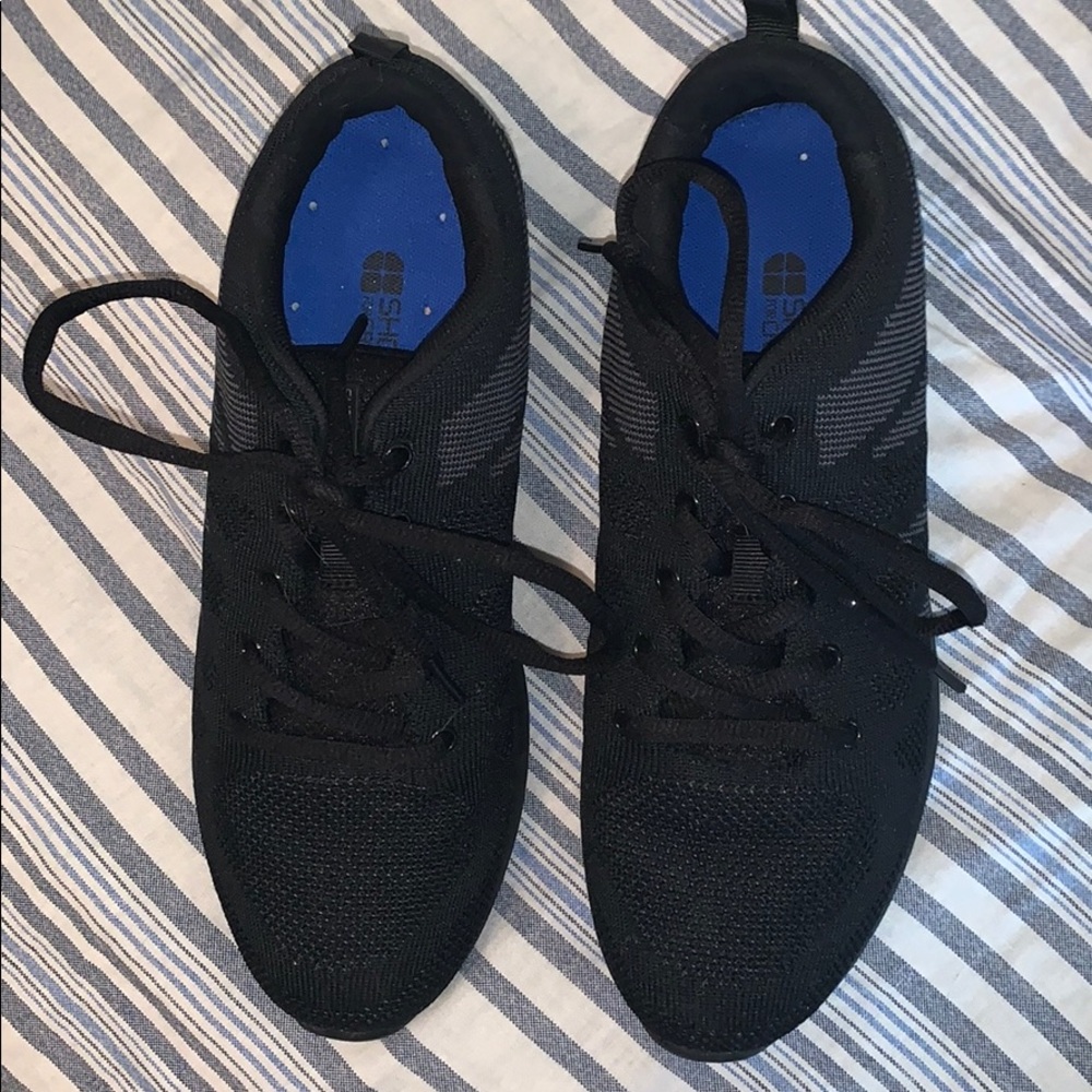 Non- slip workplace sneakers